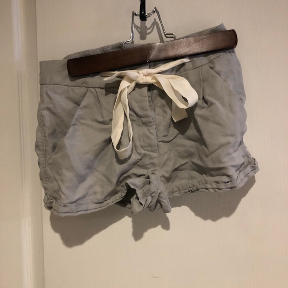 Aritzia Wilfred Allegra Short - Picture 1 of 5